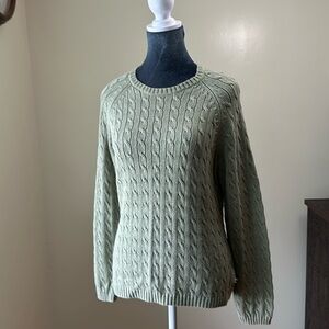 Tommy Hilfiger size large heavy sweater pit to pit 17 length 24 Green